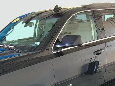Used 2019 Chevrolet Tahoe LS AWD/4WD image 8