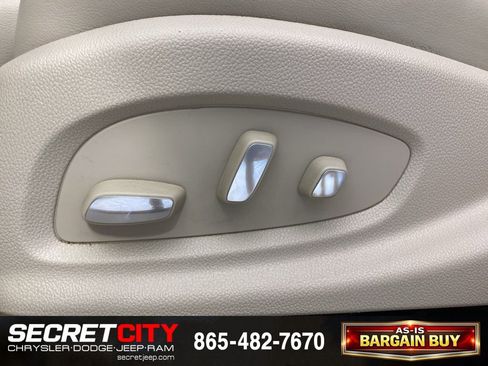 Used 2013 Cadillac XTS Luxury w/ Driver Awareness Package FWD image 13