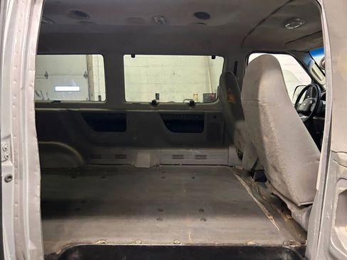 Used 2008 Ford E-350 and Econoline 350 XL RWD image 9