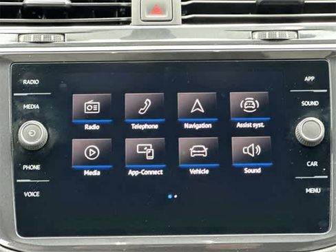 Used 2021 Volkswagen Tiguan SE R-Line image 13