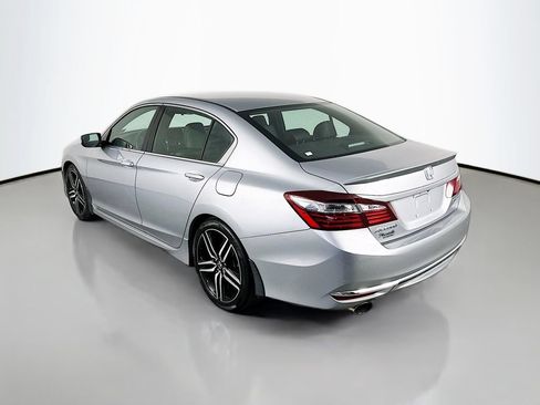 Used 2017 Honda Accord Sport image 5