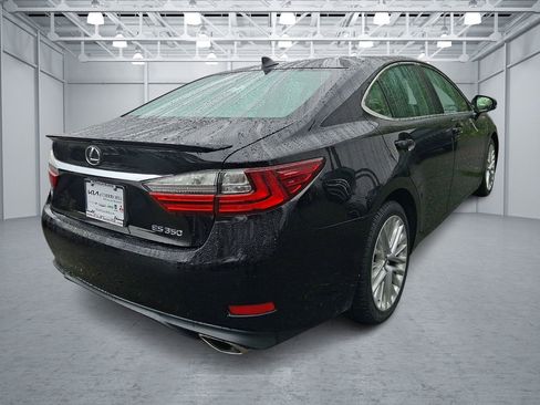 Used 2016 Lexus ES 350 w/ Luxury Package w/Wood Trim image 5