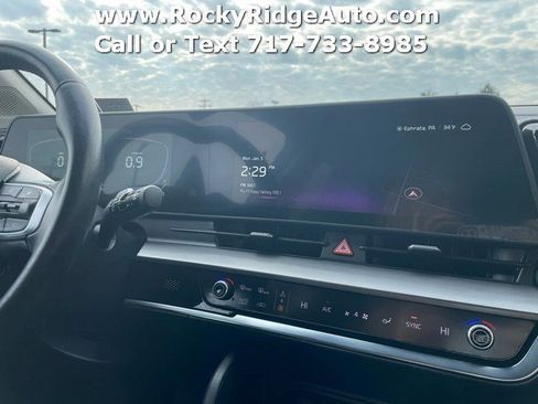 Used 2023 Kia Sportage EX image 17