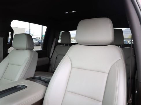 Used 2021 GMC Sierra 3500 SLT w/ SLT Convenience Package image 16