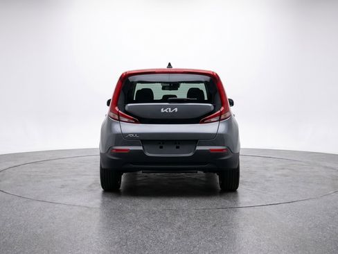 Used 2025 Kia Soul LX w/ LX Technology Package FWD image 7
