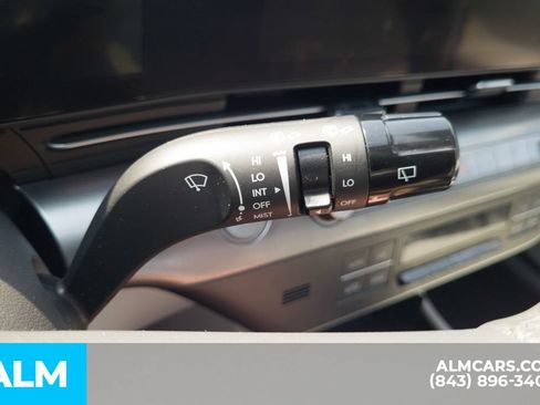 Used 2025 Hyundai Kona SEL FWD image 15