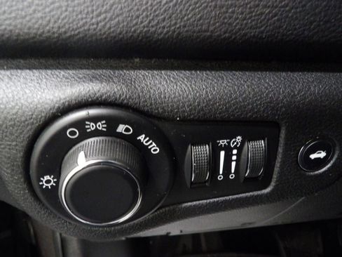 Used 2017 Chrysler 200 LX FWD image 16