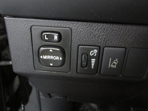 Used 2018 Toyota RAV4 LE w/ All Weather Liner Package AWD/4WD image 28