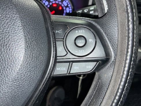 Used 2019 Toyota RAV4 LE image 21