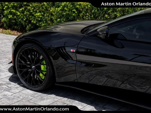 Used 2023 Aston Martin V8 Vantage Coupe RWD image 9