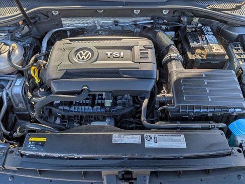 Used 2015 Volkswagen Golf S image 25