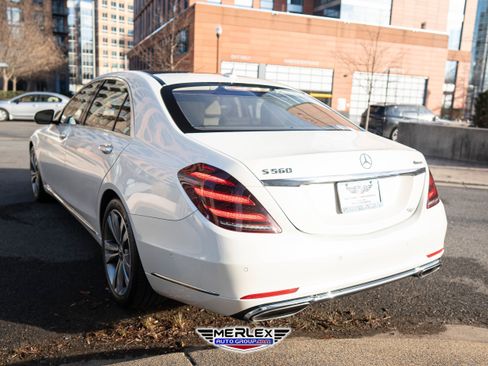 Used 2018 Mercedes-Benz S 560 4MATIC Sedan w/ Premium Package image 5