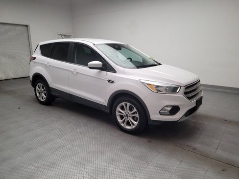 Used 2017 Ford Escape SE FWD image 11