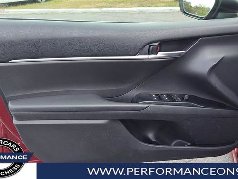 Used 2018 Toyota Camry SE image 10