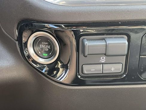 Used 2025 Chevrolet Silverado 1500 LT RWD image 29