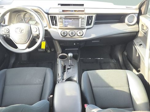 Used 2015 Toyota RAV4 LE FWD image 11