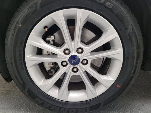 Used 2017 Ford Escape SE FWD image 31