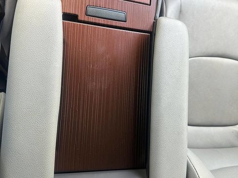 Used 2024 Toyota Sienna XLE image 24