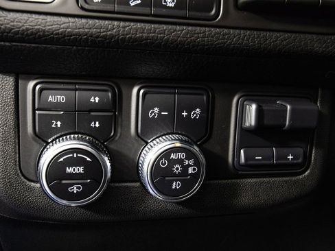 Used 2023 GMC Yukon Denali w/ Max Trailering Package AWD/4WD image 29