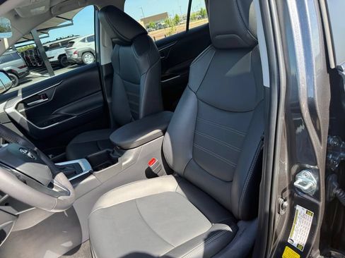 Used 2025 Toyota RAV4 XLE Premium FWD image 14