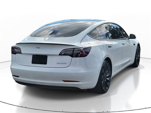 Used 2021 Tesla Model 3 Performance image 4