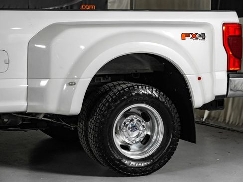 Used 2022 Ford F350 Lariat w/ Lariat Ultimate Package AWD/4WD image 13
