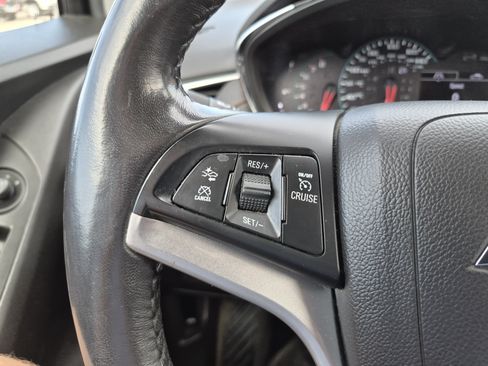 Used 2020 Chevrolet Trax Premier AWD/4WD image 19