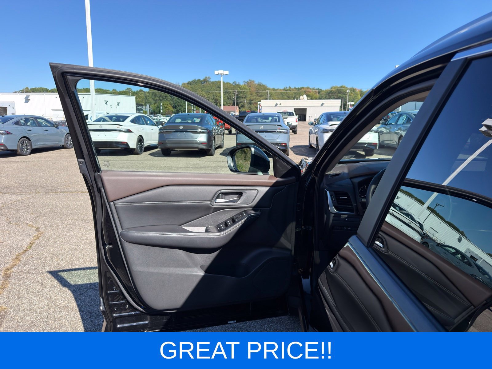 Used 2023 Nissan Rogue SV w/ SV Premium B Package AWD/4WD image 14