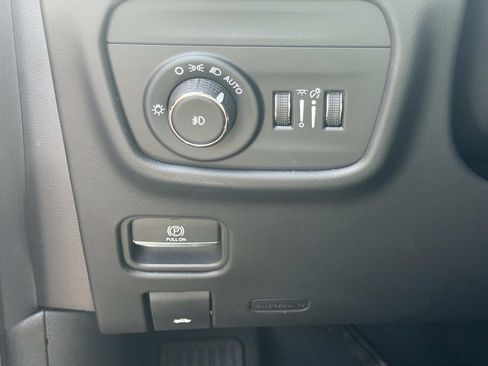 Used 2023 Jeep Grand Cherokee L Summit AWD/4WD image 14