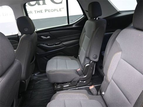 Used 2020 Chevrolet Traverse LT image 22