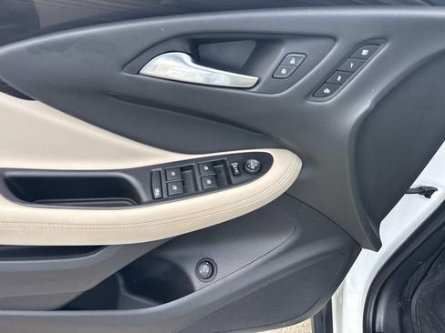 Used 2020 Buick Envision Essence FWD image 18