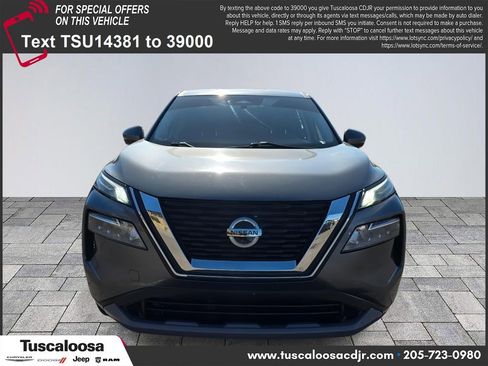 Used 2021 Nissan Rogue SV image 2