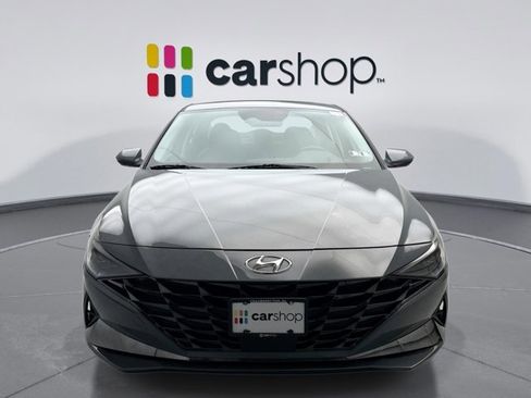 Used 2022 Hyundai Elantra Limited w/ Preferred Accessory Package FWD image 8