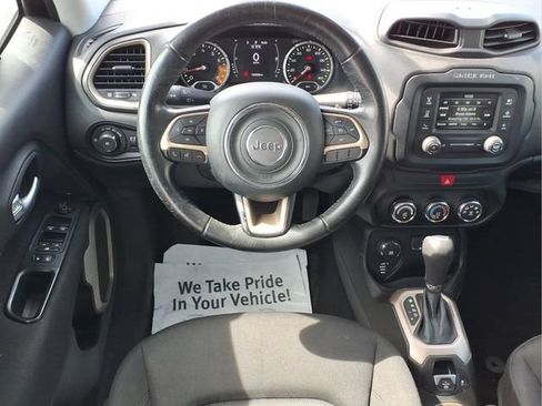Used 2017 Jeep Renegade Latitude AWD/4WD image 6