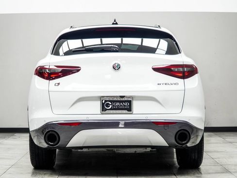 Used 2023 Alfa Romeo Stelvio Ti AWD/4WD image 11