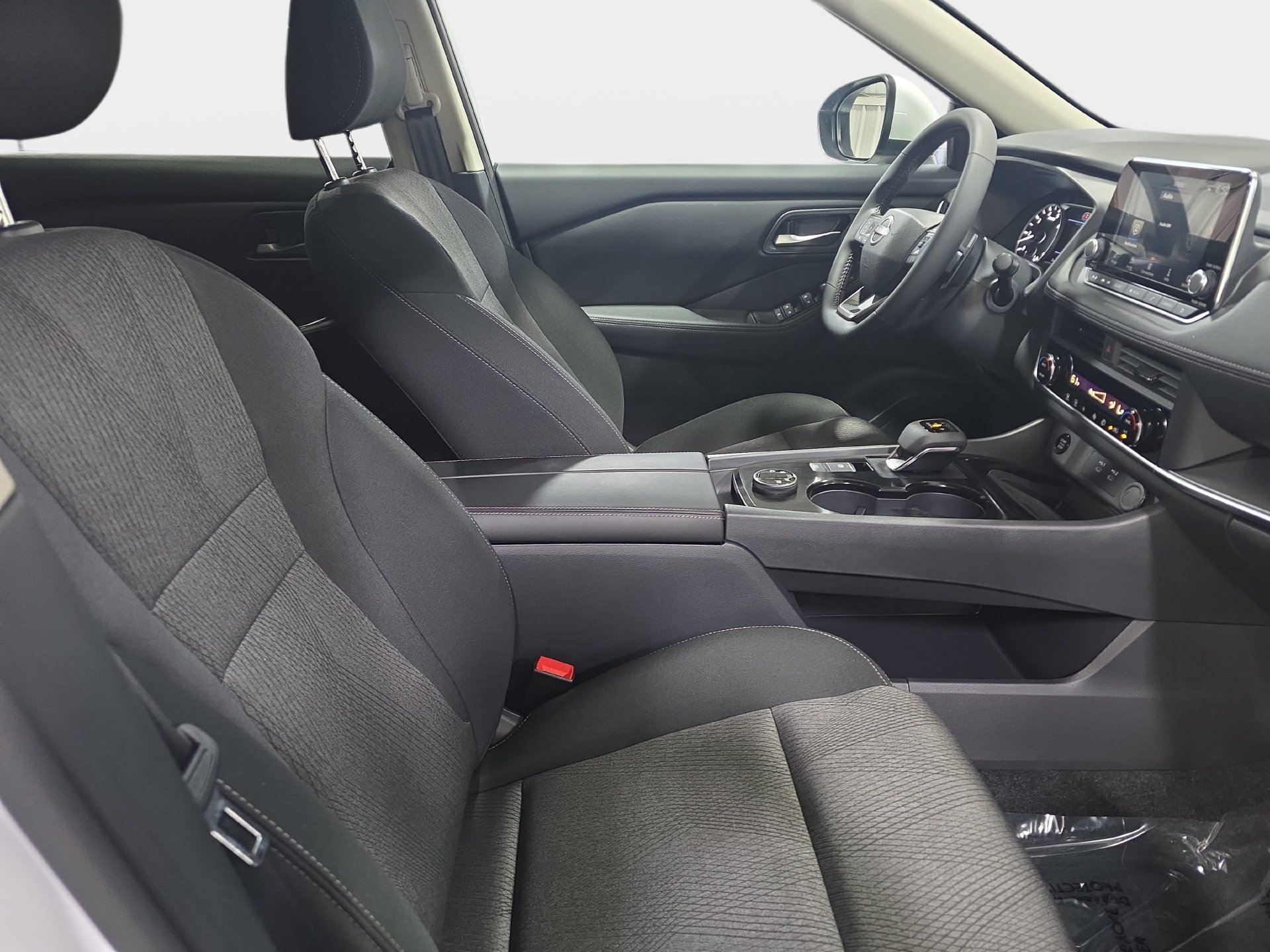 New 2026 Nissan Rogue SV AWD/4WD image 10