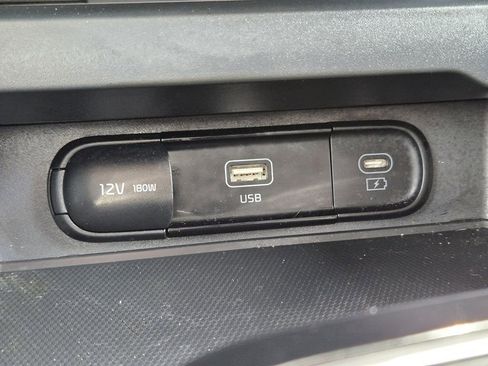 Certified 2025 Kia Soul S FWD image 21