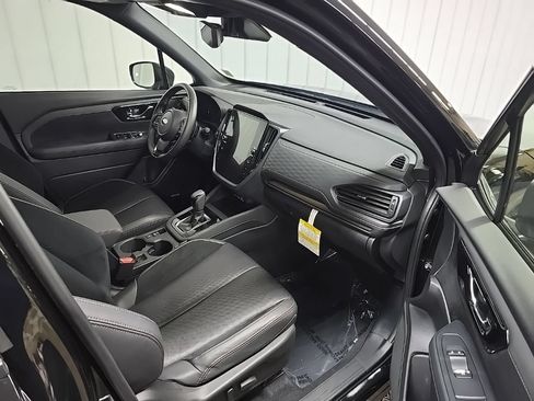 Used 2025 Subaru Forester Touring AWD/4WD image 18
