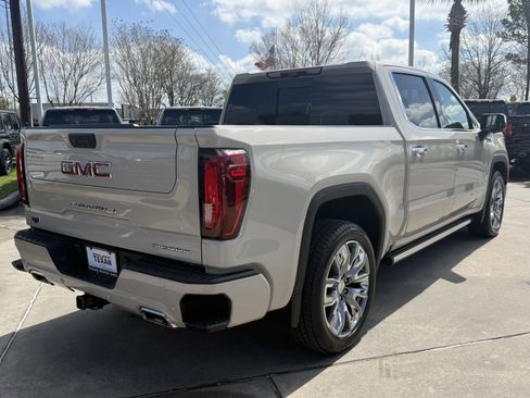 Used 2026 GMC Sierra 1500 Denali image 5