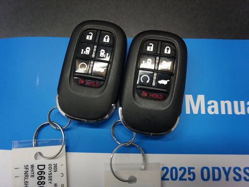 Used 2025 Honda Odyssey EX-L image 21