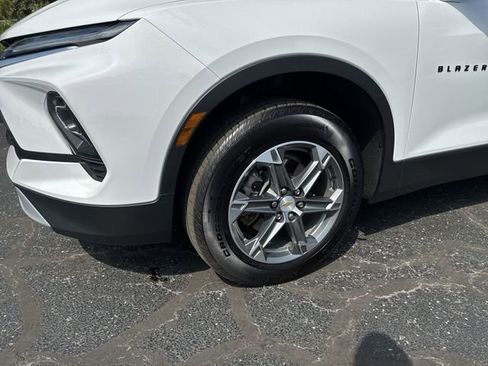 Used 2024 Chevrolet Blazer LT w/ Convenience Package FWD image 8