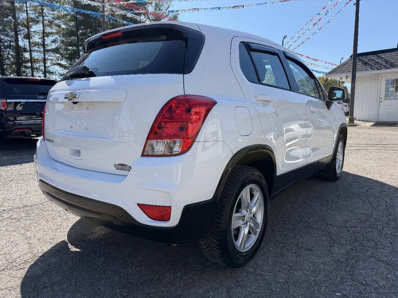 Used 2018 Chevrolet Trax LS AWD/4WD image 4
