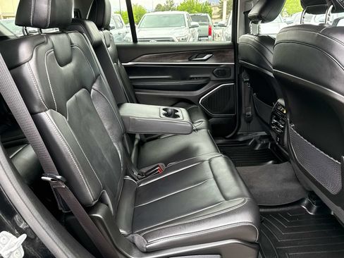 Used 2021 Jeep Grand Cherokee L Limited AWD/4WD image 17