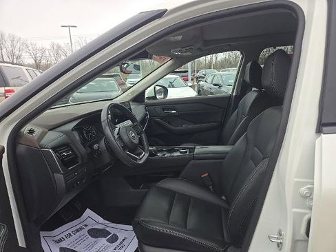 Certified 2023 Nissan Rogue SL w/ SL Premium Package image 9