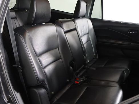 Used 2019 Honda Pilot Touring image 39