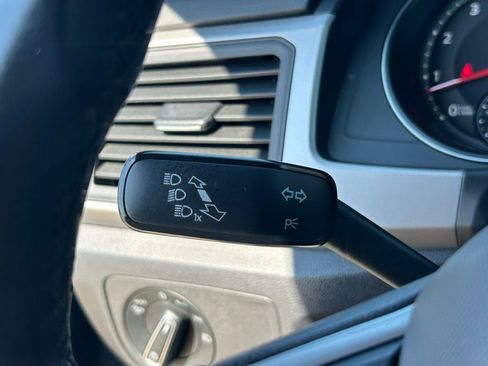 Used 2020 Volkswagen Atlas Cross Sport SE w/ Towing Package image 33