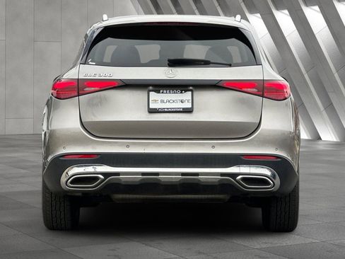 Used 2024 Mercedes-Benz GLC 300 w/ Winter Package image 5