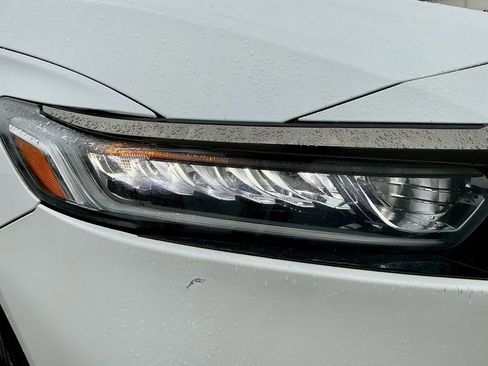 Used 2018 Honda Accord Sport image 8