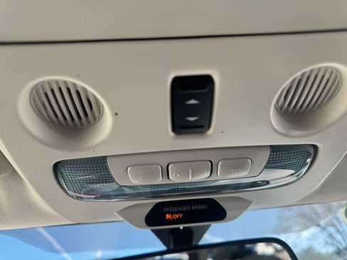 Used 2018 Ford EcoSport SE w/ SE Convenience Package image 31