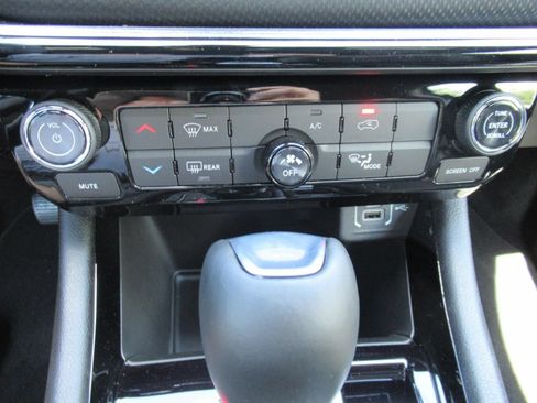 New 2026 Jeep Compass Latitude AWD/4WD image 29
